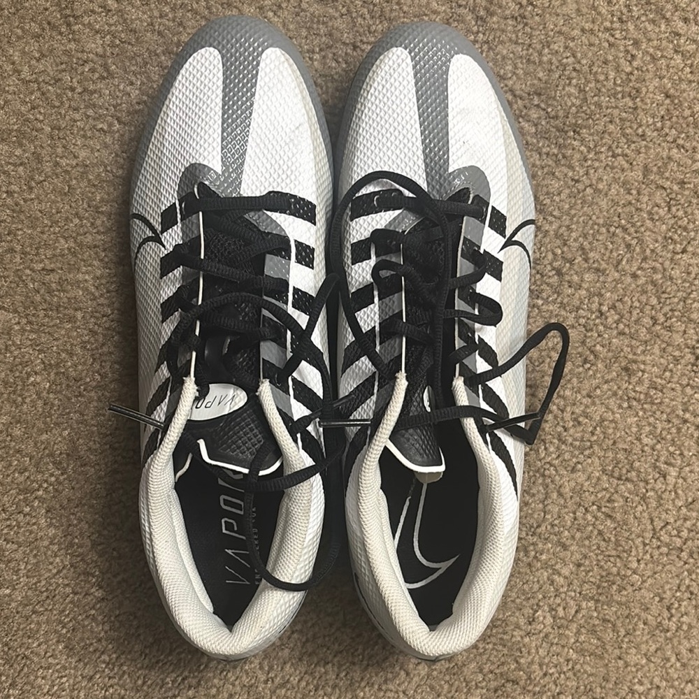 Nike Black and White Athletic Shoes “cleats “Versatile Design